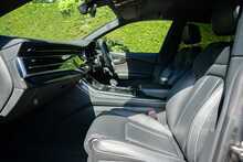 Audi Q8 TFSI V6 Black Edition 