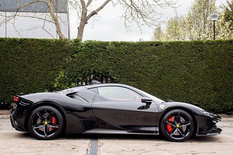 4.0T V8 7.9kWh Coupe 2dr Petrol Plug-in Hybrid F1 DCT 4WD Euro 6 (s/s) (986 ps)