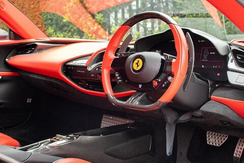 4.0T V8 7.9kWh Coupe 2dr Petrol Plug-in Hybrid F1 DCT 4WD Euro 6 (s/s) (986 ps)