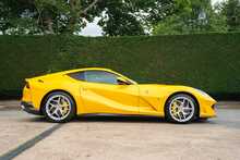 Ferrari 812 Superfast V12 