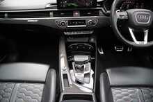 Audi RS4 Avant TFSI V6 Carbon Black 