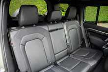 Land Rover Defender 110 D250 MHEV X-Dynamic SE 