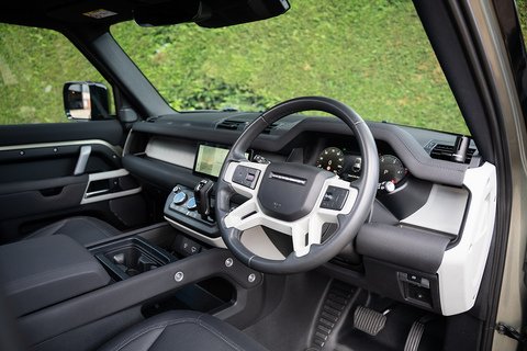 3.0 D250 MHEV X-Dynamic SE SUV 5dr Diesel Auto 4WD Euro 6 (s/s) (250 ps)