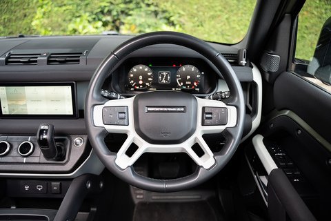 3.0 D250 MHEV X-Dynamic SE SUV 5dr Diesel Auto 4WD Euro 6 (s/s) (250 ps)