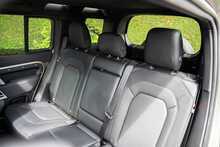 Land Rover Defender 110 D250 MHEV X-Dynamic SE 