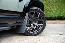 Land Rover Defender 110 D250 MHEV X-Dynamic SE 