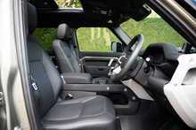 Land Rover Defender 110 D250 MHEV X-Dynamic SE 