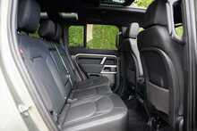 Land Rover Defender 110 D250 MHEV X-Dynamic SE 