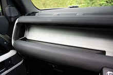 Land Rover Defender 110 D250 MHEV X-Dynamic SE 