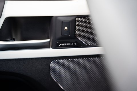 3.0 D250 MHEV X-Dynamic SE SUV 5dr Diesel Auto 4WD Euro 6 (s/s) (250 ps)