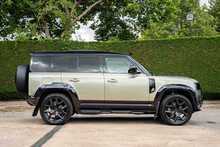 Land Rover Defender 110 D250 MHEV X-Dynamic SE 