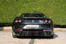 Ferrari 812 Superfast V12 