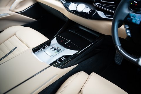 V12 SUV 6.5 Automatic Petrol