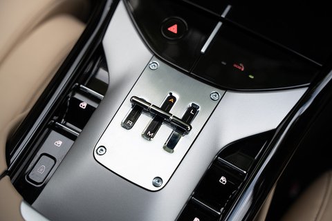 V12 SUV 6.5 Automatic Petrol