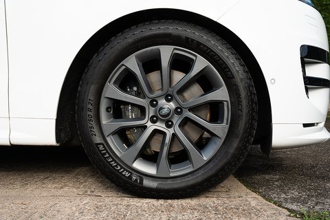 3.0 D300 MHEV Dynamic SE SUV 5dr Diesel Auto 4WD Euro 6 (s/s) (300 ps)