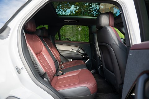 3.0 D300 MHEV Dynamic SE SUV 5dr Diesel Auto 4WD Euro 6 (s/s) (300 ps)