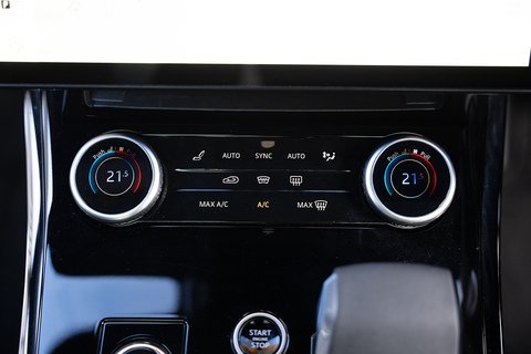 3.0 D300 MHEV Dynamic SE SUV 5dr Diesel Auto 4WD Euro 6 (s/s) (300 ps)