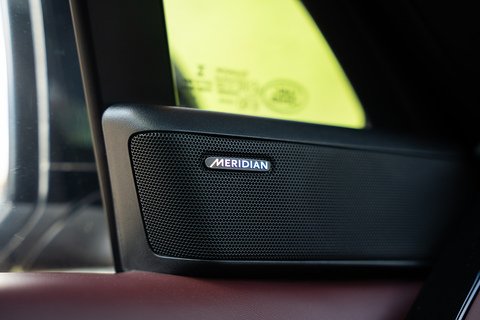 3.0 D300 MHEV Dynamic SE SUV 5dr Diesel Auto 4WD Euro 6 (s/s) (300 ps)