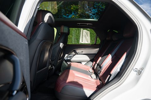 3.0 D300 MHEV Dynamic SE SUV 5dr Diesel Auto 4WD Euro 6 (s/s) (300 ps)