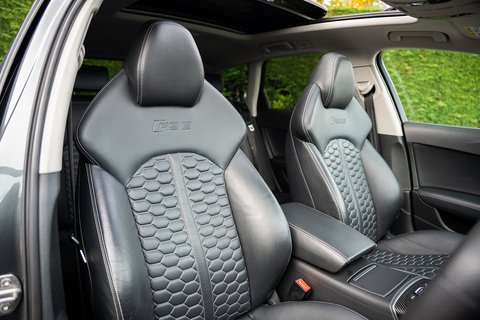 4.0 TFSI V8 Estate 5dr Petrol Tiptronic quattro Euro 5 (s/s) (560 ps)