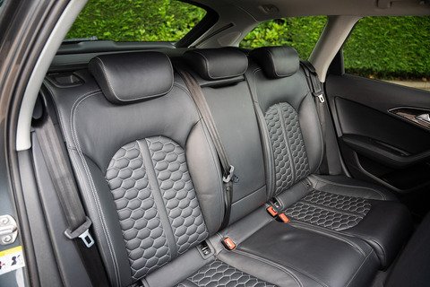 4.0 TFSI V8 Estate 5dr Petrol Tiptronic quattro Euro 5 (s/s) (560 ps)