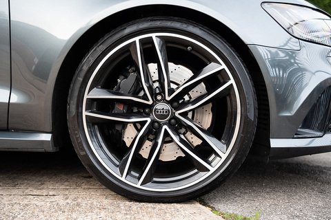 4.0 TFSI V8 Estate 5dr Petrol Tiptronic quattro Euro 5 (s/s) (560 ps)