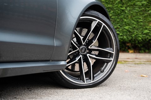 4.0 TFSI V8 Estate 5dr Petrol Tiptronic quattro Euro 5 (s/s) (560 ps)