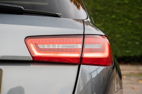 4.0 TFSI V8 Estate 5dr Petrol Tiptronic quattro Euro 5 (s/s) (560 ps)