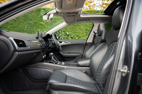 4.0 TFSI V8 Estate 5dr Petrol Tiptronic quattro Euro 5 (s/s) (560 ps)