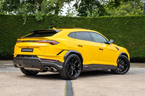 4.0 V8 BiTurbo Performante SUV 5dr Petrol Auto 4WD Euro 6 (666 ps)