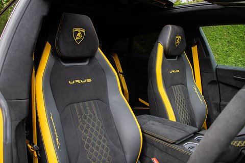 4.0 V8 BiTurbo Performante SUV 5dr Petrol Auto 4WD Euro 6 (666 ps)