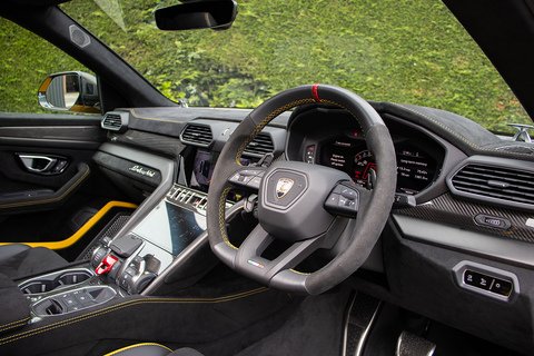 4.0 V8 BiTurbo Performante SUV 5dr Petrol Auto 4WD Euro 6 (666 ps)