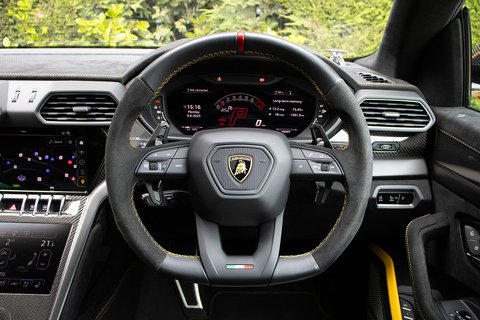 4.0 V8 BiTurbo Performante SUV 5dr Petrol Auto 4WD Euro 6 (666 ps)