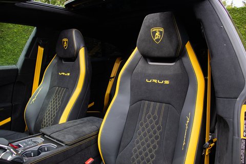 4.0 V8 BiTurbo Performante SUV 5dr Petrol Auto 4WD Euro 6 (666 ps)