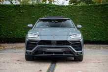Lamborghini Urus V8 