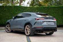 Lamborghini Urus V8 