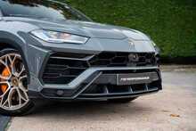 Lamborghini Urus V8 