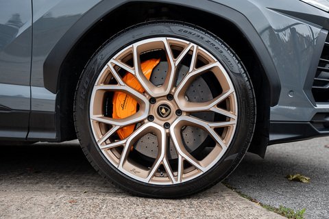 V8 4.0 5dr Estate Automatic Petrol