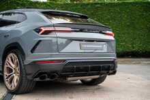 Lamborghini Urus V8 