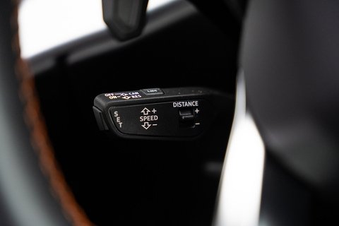 V8 4.0 5dr Estate Automatic Petrol