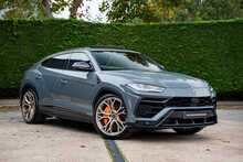 Lamborghini Urus V8 