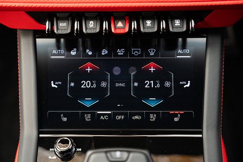 4.0 V8 BiTurbo 25.9kWh SE SUV 5dr Petrol Plug-in Hybrid Auto 4WD Euro 6 (800 ps)