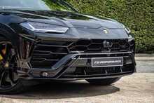 Lamborghini Urus V8 