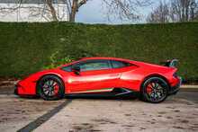 Lamborghini Huracan V10 LP 640-4 Performante 