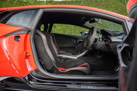 5.2 V10 LP 640-4 Performante Coupe 2dr Petrol LDF 4WD Euro 6 (s/s) (640 ps)