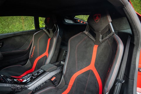 5.2 V10 LP 640-4 Performante Coupe 2dr Petrol LDF 4WD Euro 6 (s/s) (640 ps)