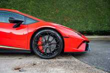 Lamborghini Huracan V10 LP 640-4 Performante 