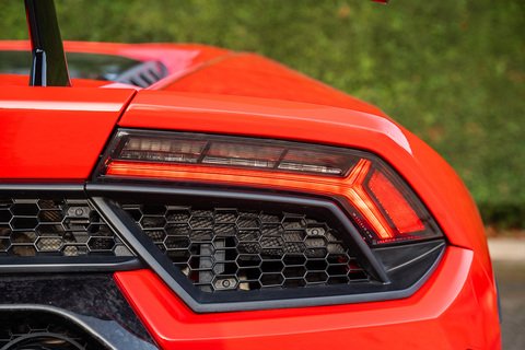 5.2 V10 LP 640-4 Performante Coupe 2dr Petrol LDF 4WD Euro 6 (s/s) (640 ps)