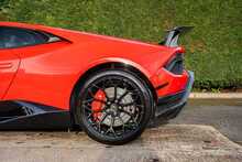 Lamborghini Huracan V10 LP 640-4 Performante 