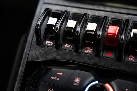 5.2 V10 LP 640-4 Performante Coupe 2dr Petrol LDF 4WD Euro 6 (s/s) (640 ps)